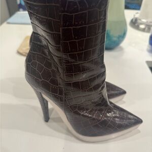 Stella McCartney Crocodile Boots Size 6.5/37.5
